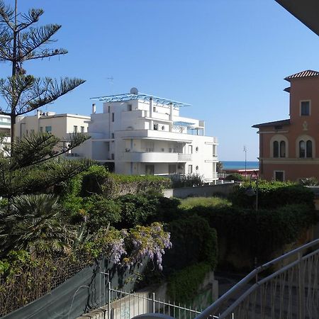 Le Vele Hotell Lido di Ostia Exteriör bild