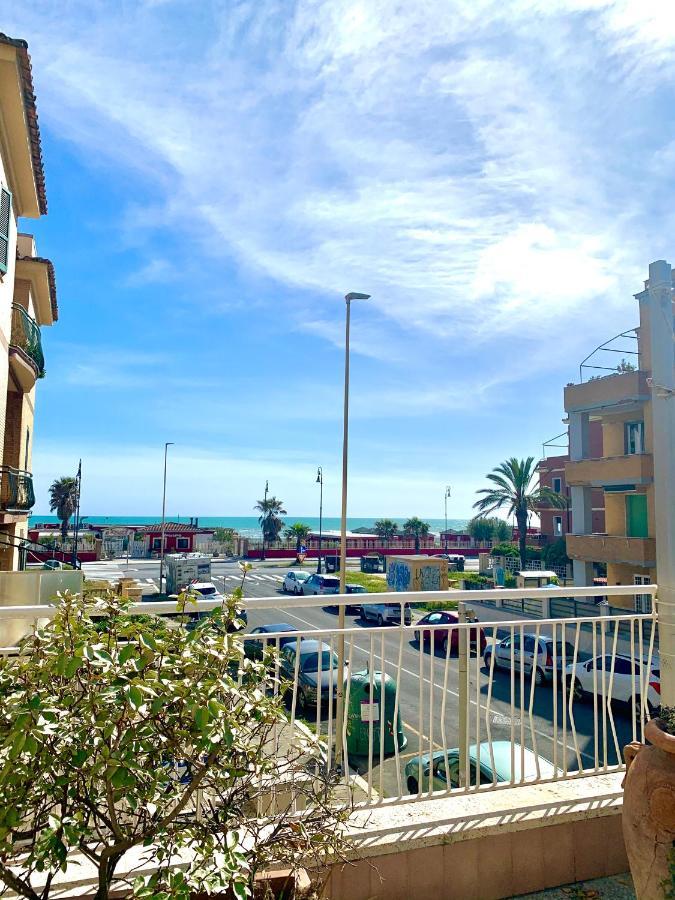 Le Vele Hotell Lido di Ostia Exteriör bild