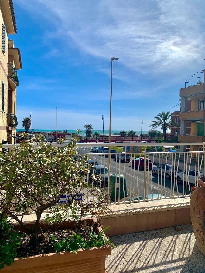 Le Vele Hotell Lido di Ostia Exteriör bild